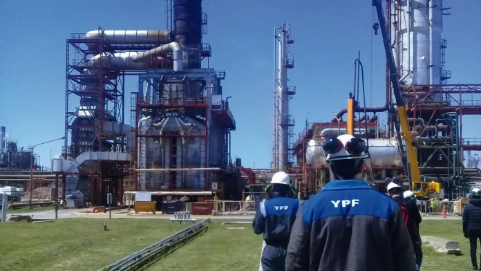 tapa-energia-refineria-ypfjpg