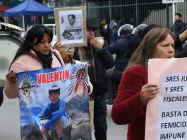Causas sin resolver y fallas en investigaciones: salteños se manifestaron en el Poder Judicial