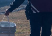 ¿Qué hace Sáenz con la plata? La Policía de Salta combate incendios con baldes